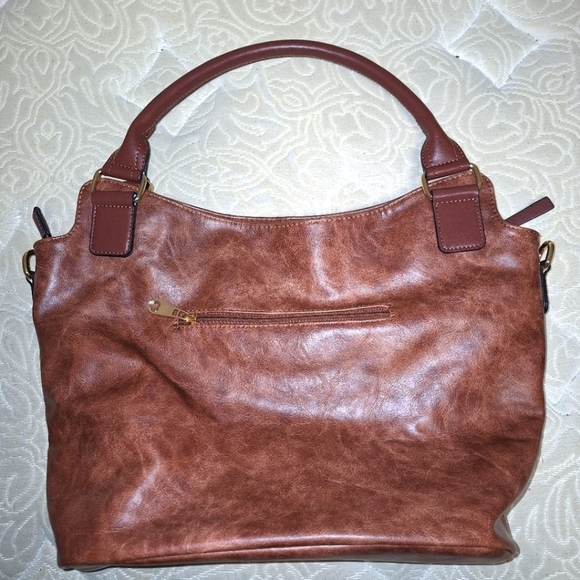 Unbranded soft leather (pleather) purse. It's in EUC, like new. 13"x12"x6" - Picture 1 of 6